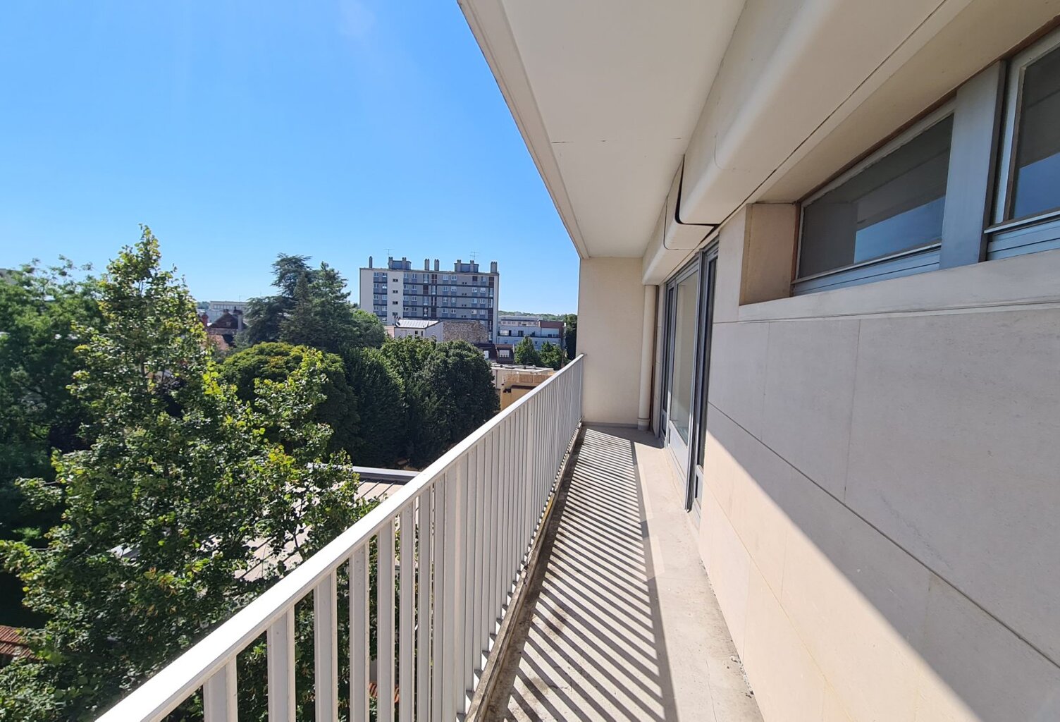 Beau type 1 avec balcon — photo 1