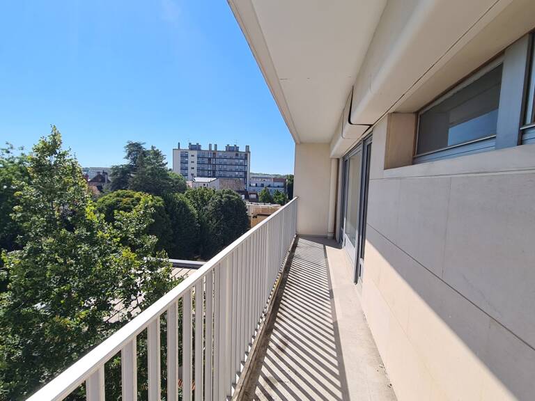 Beau type 1 avec balcon — photo 1