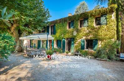 Référence : 7235-SJO - Magnifique Mas de 1739 aux portes d'Aix-en-Provence - piscine- terrain plat arboré de 6400m2- cachet — photo du bien