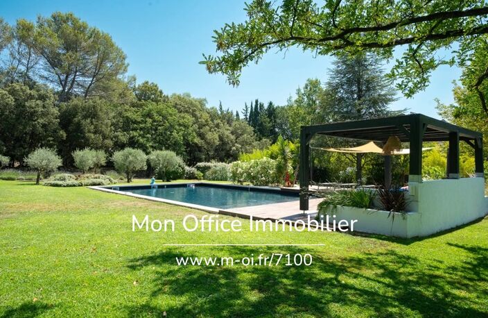 Référence : 7295-NGU - Maison 9 pièces - Piscine - village à pied - calme - 276m2 — photo 2