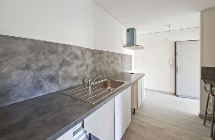 Appartement avec jardinet À Vendre — photo 2