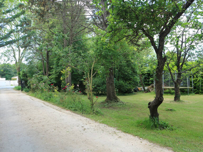 MAGNIFIQUE TERRAIN CONSTRUCTIBLE, DANS PROPRIETE D'EXCEPTIO — photo 1