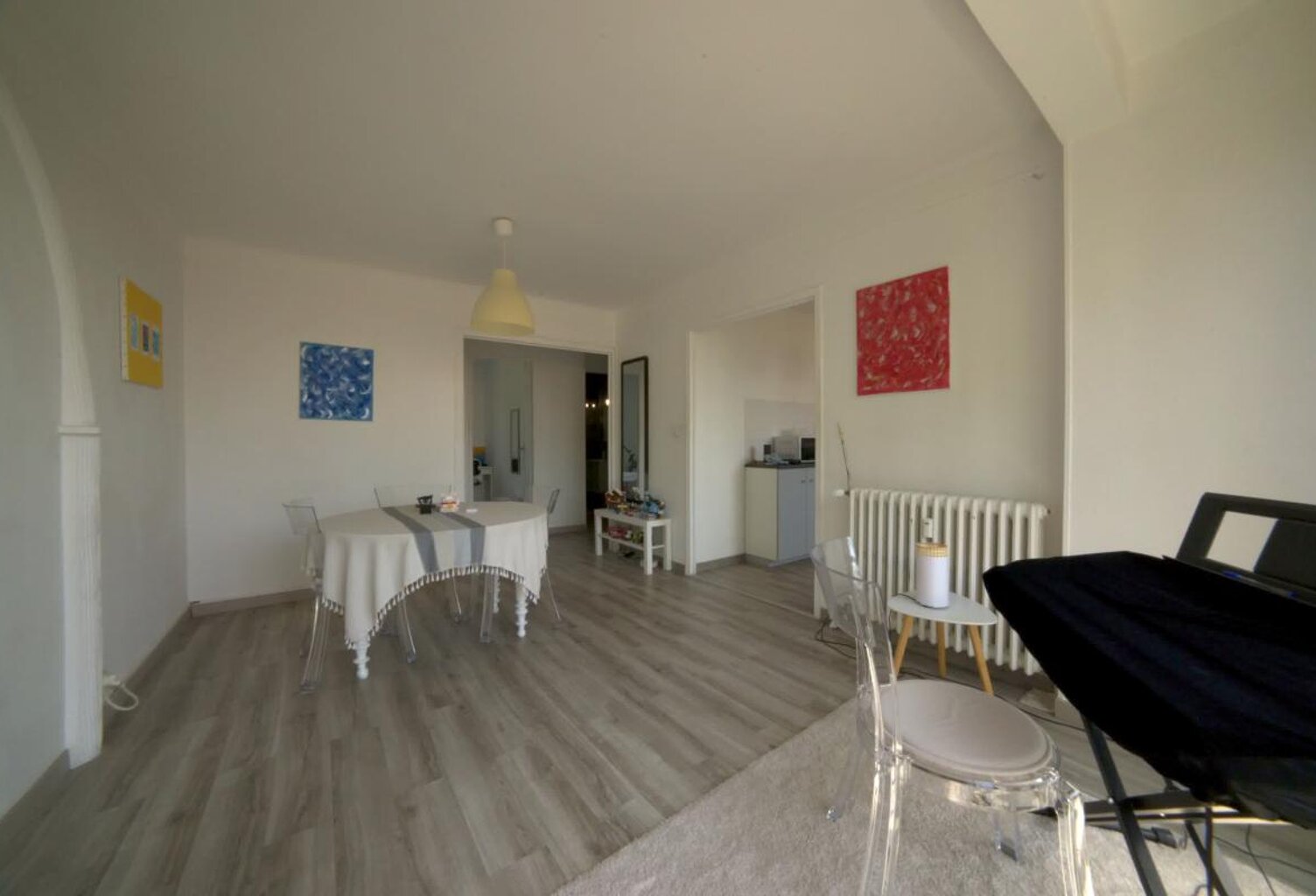 APPARTEMENT - T5 - CENTRE VILLE - CLIMATISE — photo 1