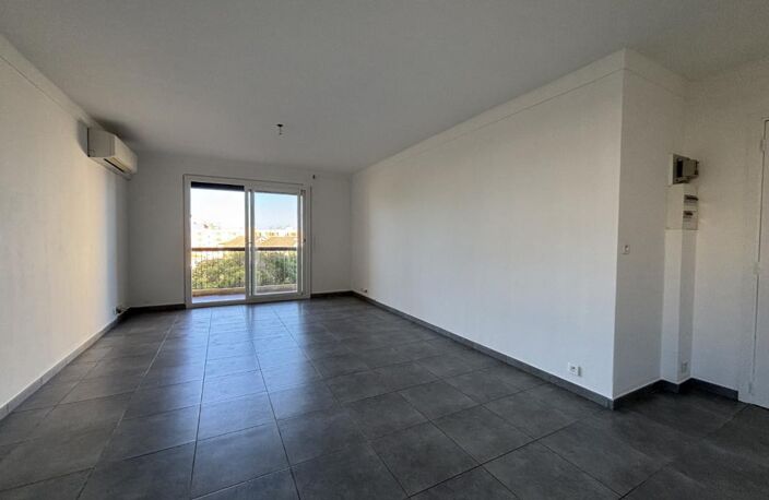 T2 — photo 2