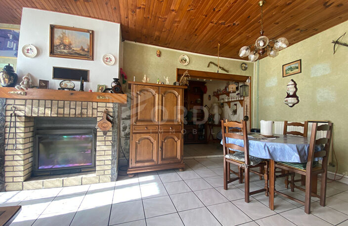 Maison ancienne en briques avec mare et terrain sans vis-à-vis - Charny-Orée-de-Puisaye — photo 3