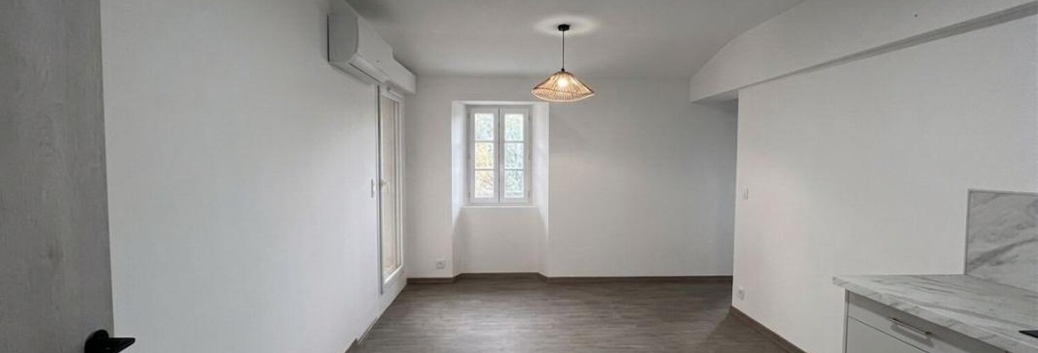 Appartement 1 Pièce 31 m² à louer à Gréoux-les-Bains (04800)