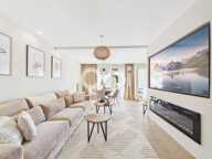 ENTIÈREMENT RÉNOVÉ - TRAVERSANT - GARAGE - CAVE - PISCINES — photo 2