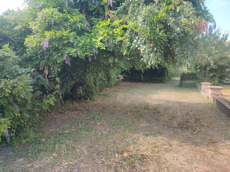 Terrain à bâtir à Vayres (33870) — photo 1