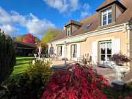 SAINT-PRIX, VAL D’OISE (95) : Propriété de 230 m² habitables (255 m² au sol) - 9 pièces principales - 7 chambres - 3 garages – Piscine – Préau – Abri de jardin - Cave – Parcelle de 1 656 m² — photo 2