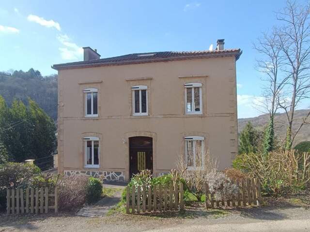 MAISON EN PIERRE DE CARACTERE DE 182 m2 — photo du bien
