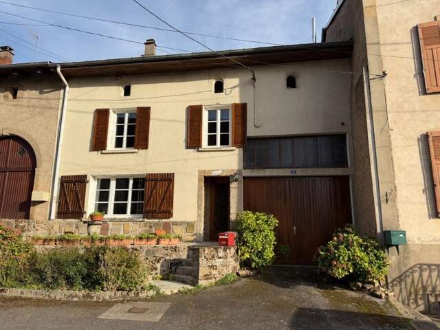 Maison de caractère mitoyenne avec beaux volumes, sauna, terrasse et jardin – Pexonne (54) — photo du bien