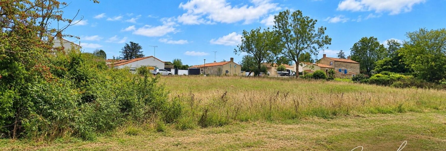 Terrain  1355 m² à vendre à Péault (85320)