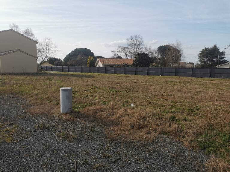 Terrain à bâtir à Preignac (33210) — photo 1