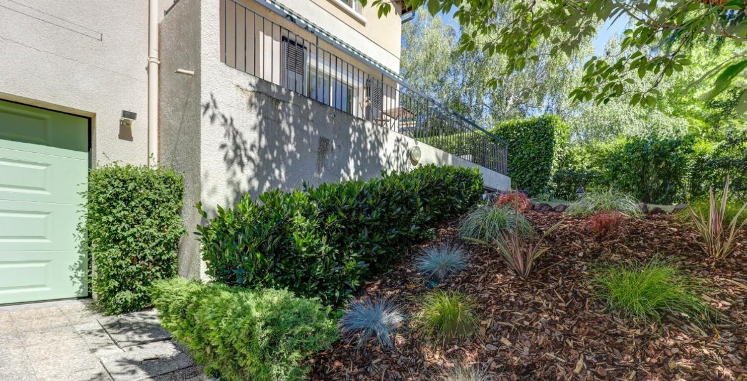 Maison familiale Ceyrat, 140 m², 6 pièces, 5 chambres, 2 terrasses, terrain 1 036 m² — photo 1