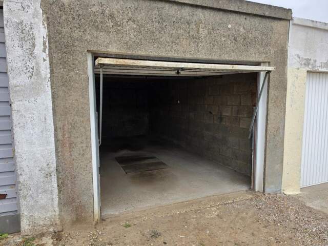 Grand garage de 20m² au Havre — photo du bien