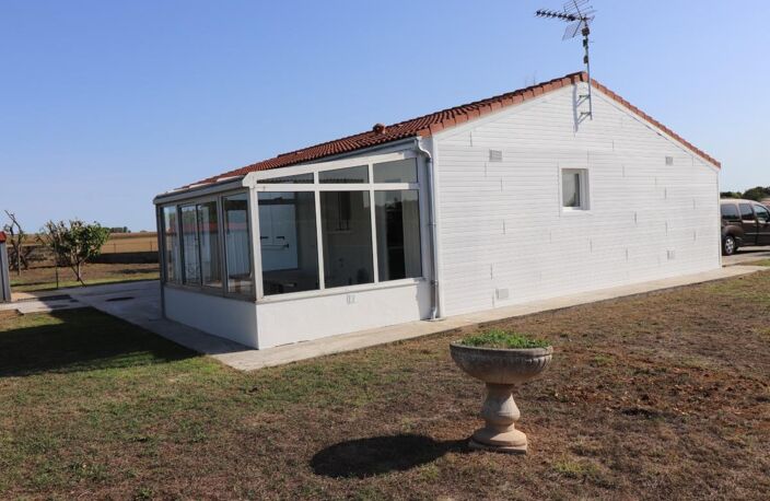 Maison à louer 4 pièces à BORDS (17) — photo 3