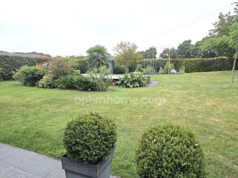 CASSON, JOLIE MAISON FAMILIALE SOUS DOMOTIQUE AVEC PISCINE ET SUPERBE JARDIN PAYSAGE — photo 1
