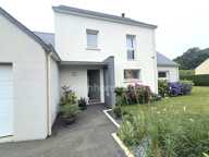 CASSON, JOLIE MAISON FAMILIALE SOUS DOMOTIQUE AVEC PISCINE ET SUPERBE JARDIN PAYSAGE — photo 2