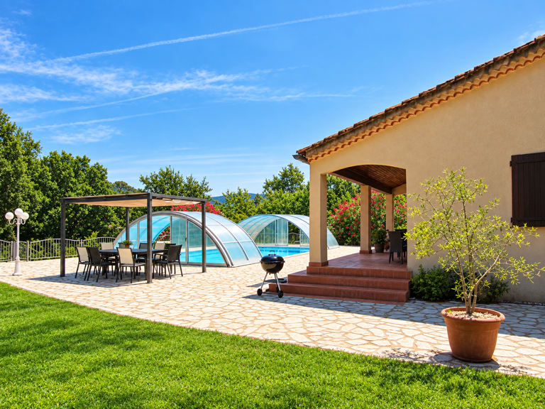 EXCLUSIVITE BELLE  MAISON DE PLAIN PIED AU CALME AVEC PISCINE — photo 1