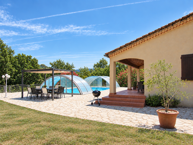 EXCLUSIVITE BELLE  MAISON DE PLAIN PIED AU CALME AVEC PISCINE — photo du bien