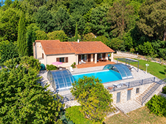 EXCLUSIVITE BELLE  MAISON DE PLAIN PIED AU CALME AVEC PISCINE — photo du bien