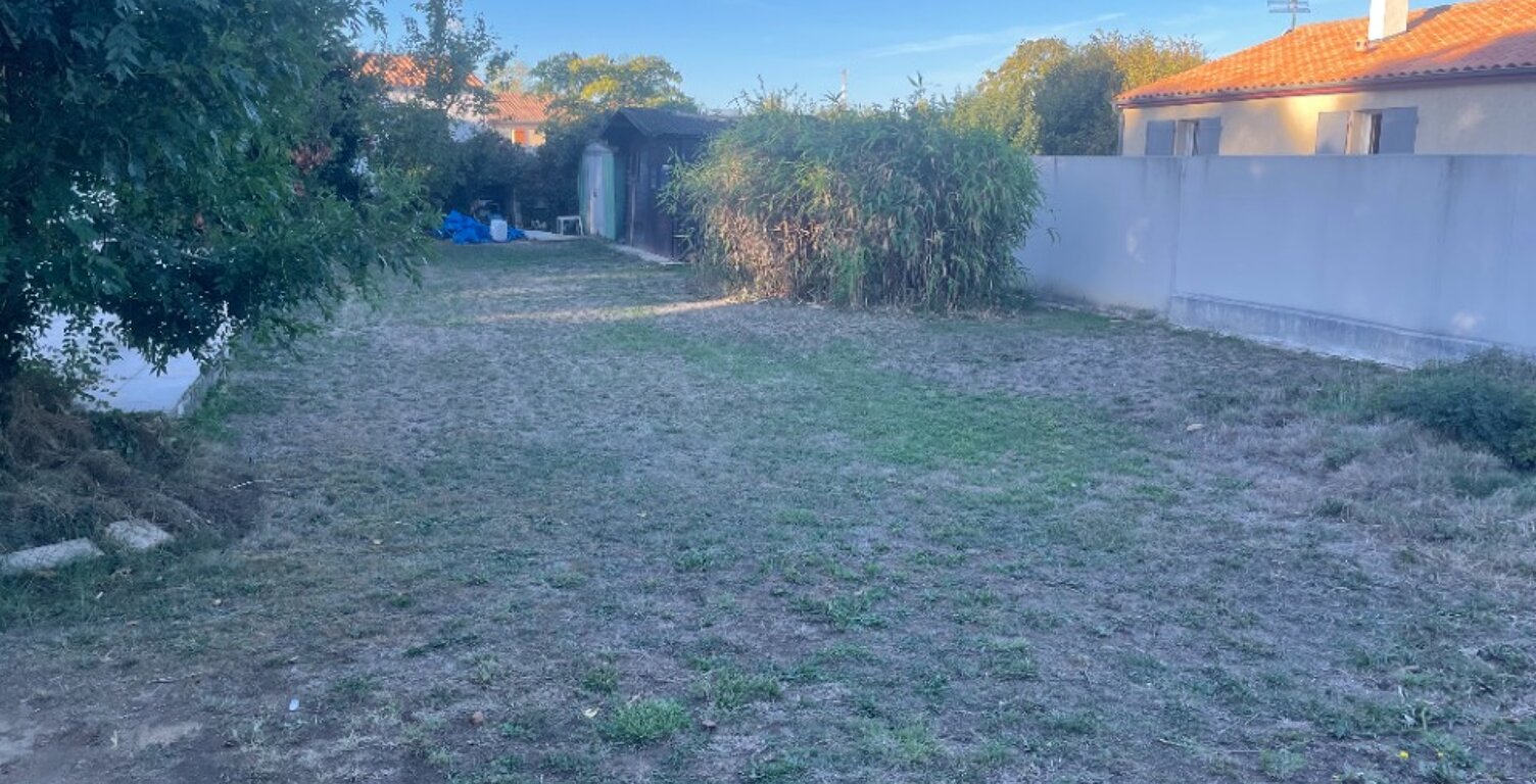 Terrain à bâtir à Rochefort (17300) — photo 1