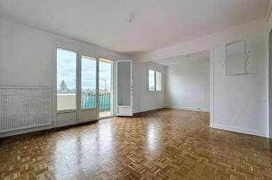 Appartement 3 pièces 740 €