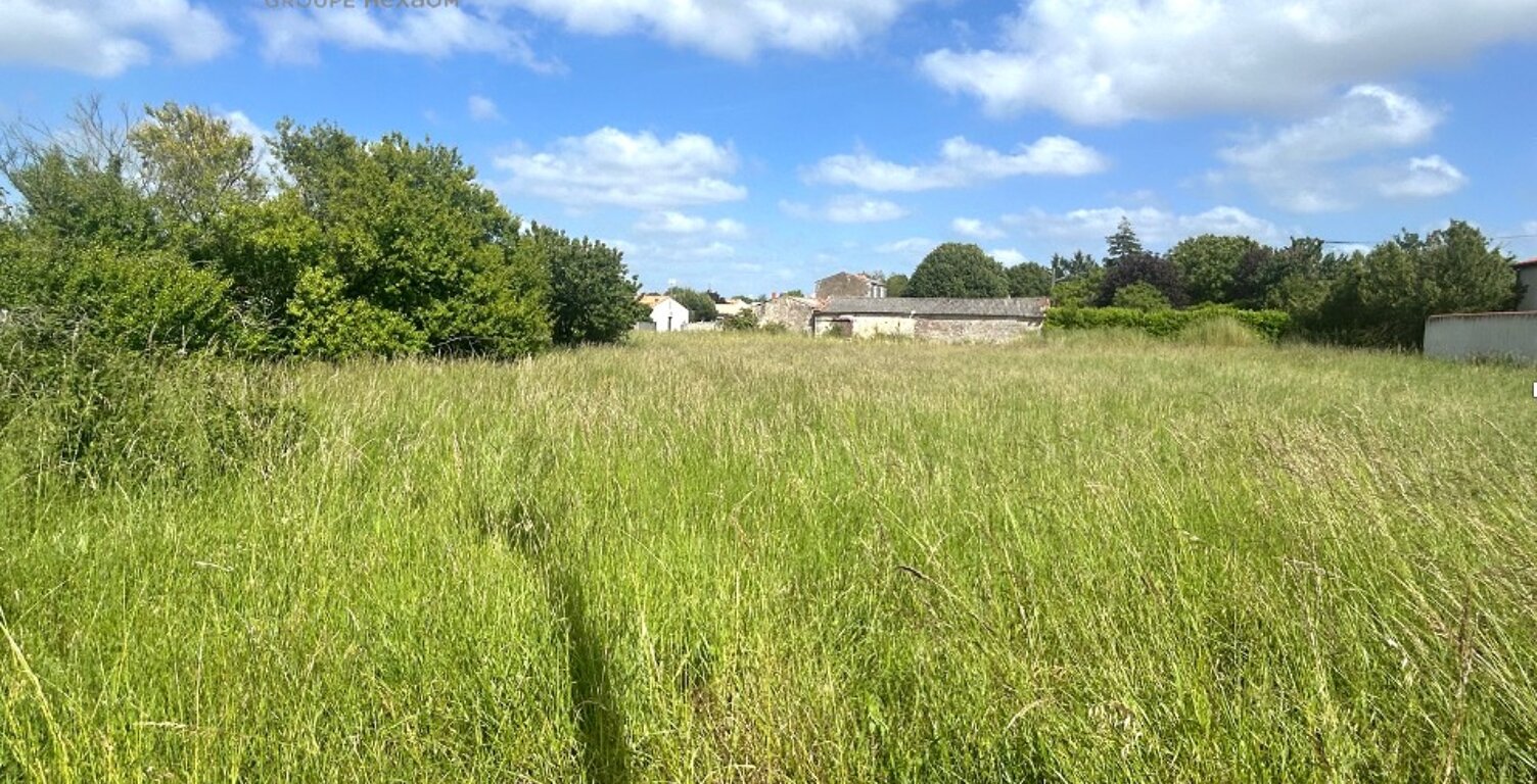 Terrain à bâtir à Forges (17290) — photo 1