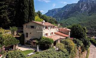Maison 8 Pièces 238 m² à vendre à Le Bar-sur-Loup (06620)