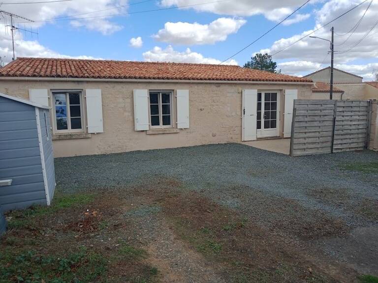 Maison de 65m2 à louer sur Doix lès Fontaines — photo 1