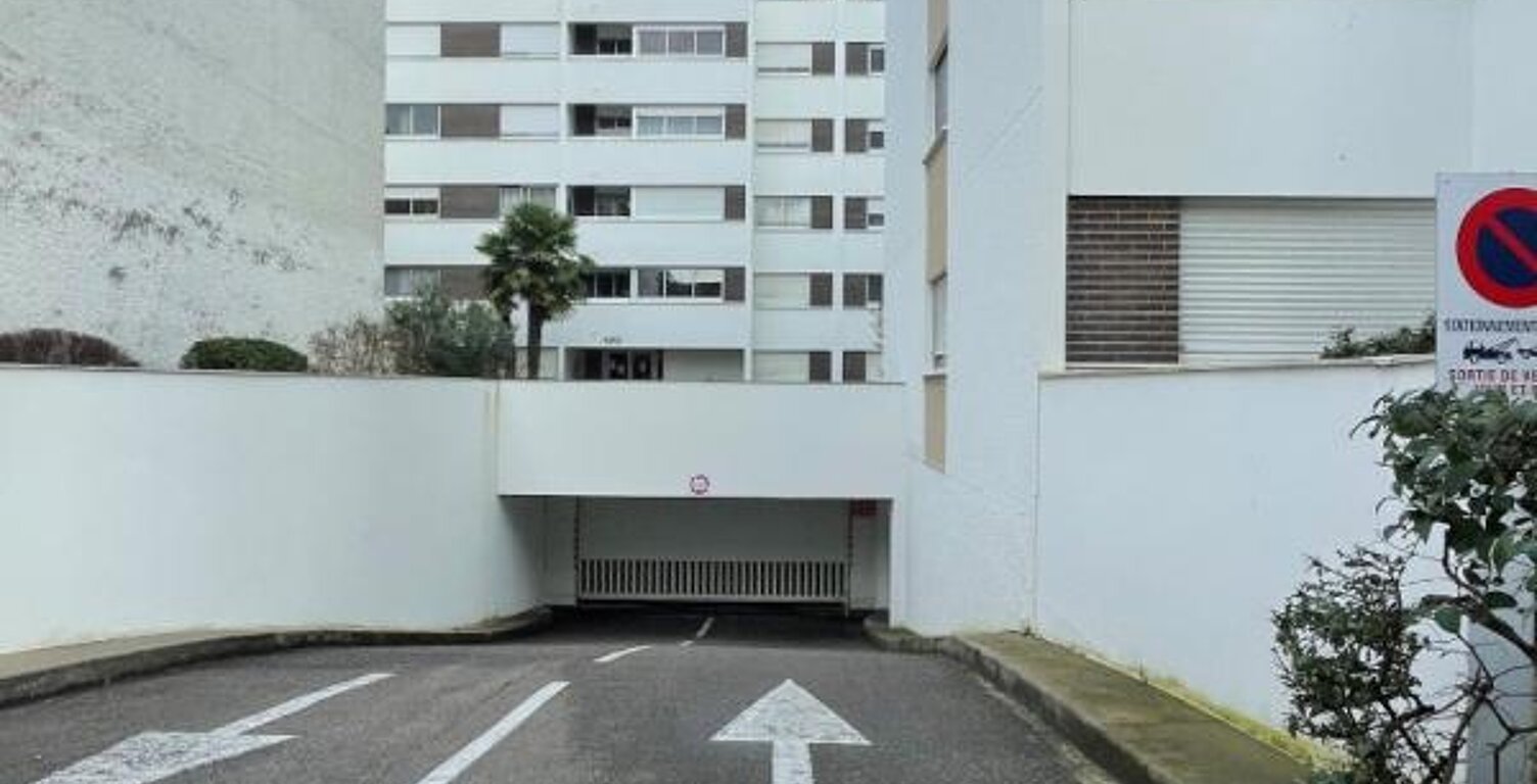 Garage Bordeaux — photo 1
