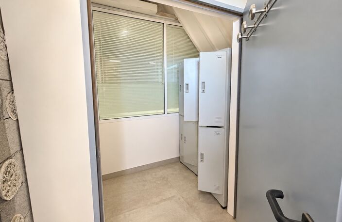 Local/bureau à vendre 150 M2 quai de déchargement, jardin VILLELAURE (84) — photo 3