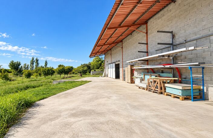 Local/bureau à vendre 150 M2 quai de déchargement, jardin VILLELAURE (84) — photo 5