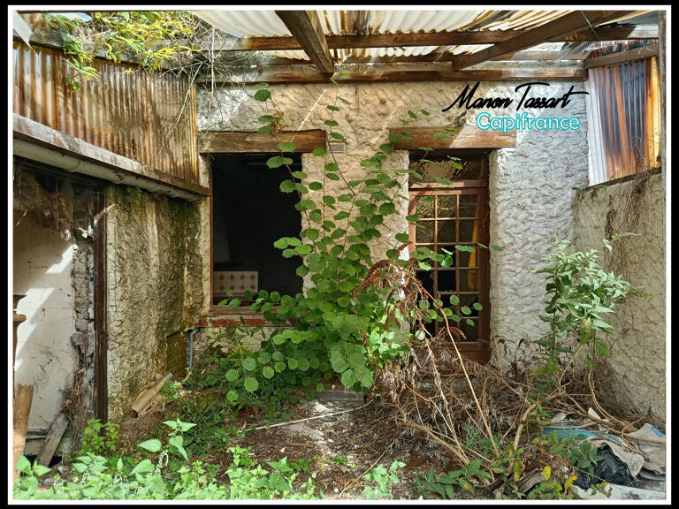 Maison de courée à rénover entièrement — Potentiel fort investisseur / Saint Amand les eaux — photo 1