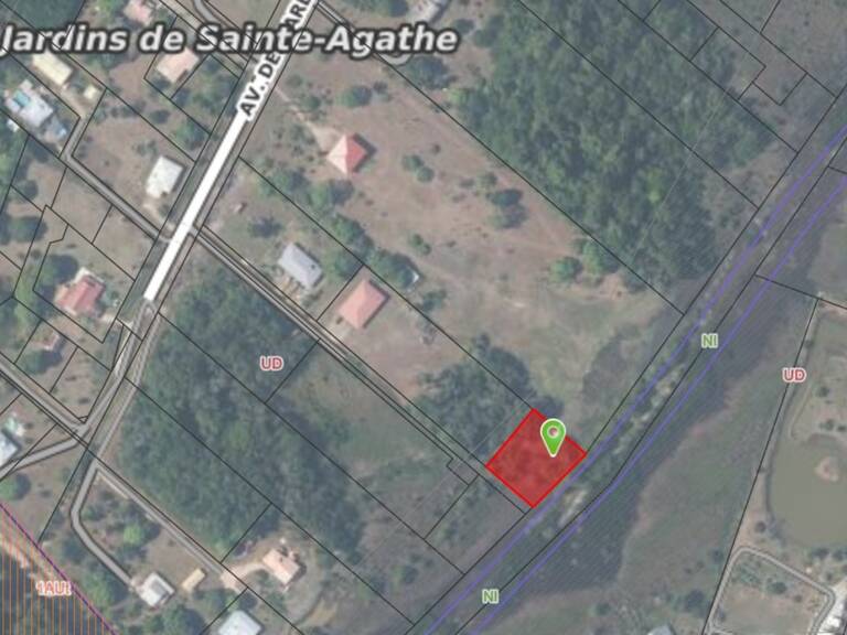 Terrain constructible de 1 705 m² – Les Jardins de Sainte-Agathe - MACOURIA (973) — photo 1