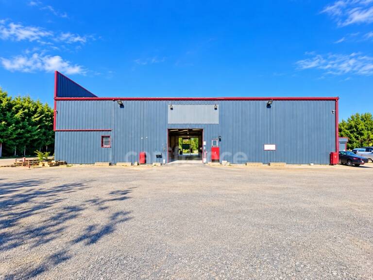 RARE À AUBAGNE : 500 M² DE LOCAUX AVEC PRÈS DE 2 900 M² DE TERRAIN — photo 1