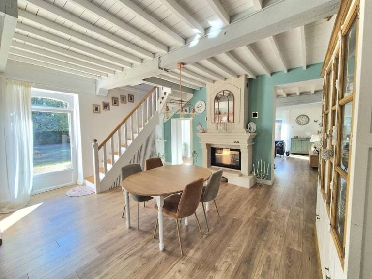 Maison à vendre 8 pièces RIVES DU LOIR EN ANJOU (49) — photo 1