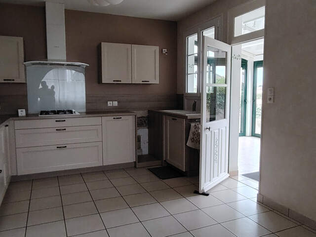 Maison à vendre 6 pièces AIRVAULT (79) — photo du bien