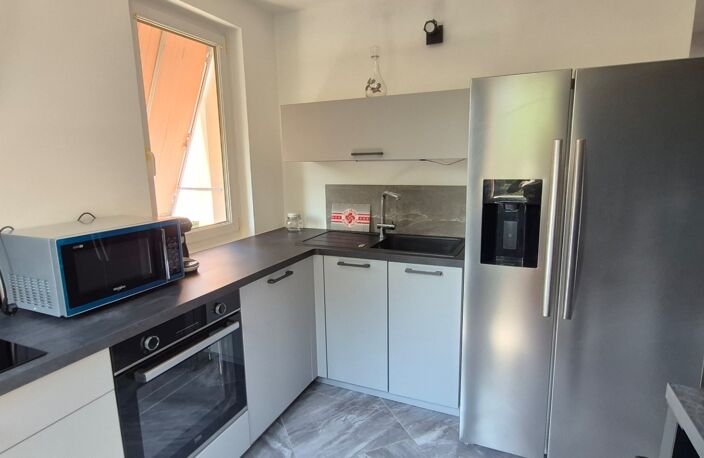 Appartement rénové à vendre 4 pièces BON ENCONTRE (47), proche à pied de toutes les commodités — photo 2