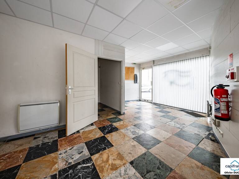 Local/bureau et appartement à vendre DIJON (21) secteur Transvaal avec belle visibilité — photo 1