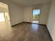 T2 lumineux de 45 m² avec grand balcon de 16 m² et piscine — Avignon Montfavet — photo 3