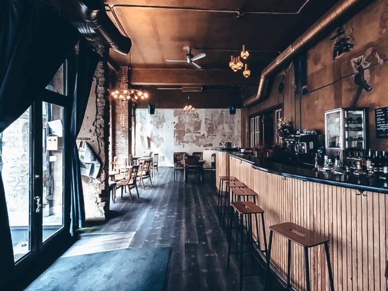 A saisir l'une des plus belles affaires du secteur Lyon 9 !!! Fond de commerce Bar restaurant licence IV — photo 1