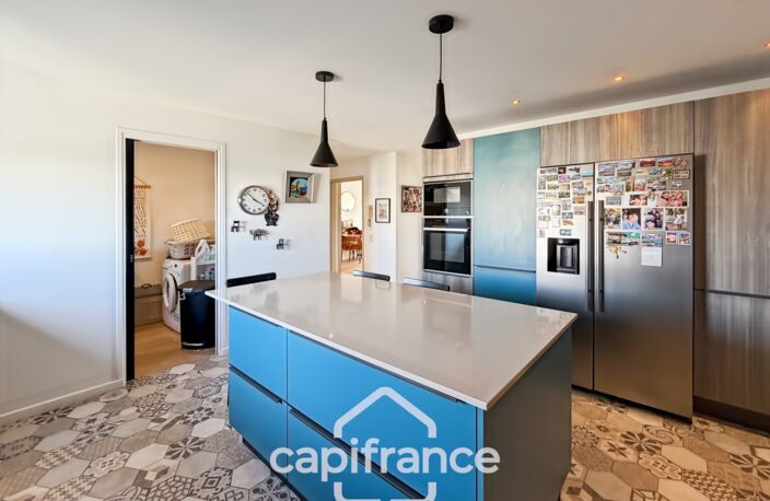 Appartement à vendre 4 pièces HYERES (83) - 147m2- 4ème et dernièr Etage- Accès direct GARAGE — photo 4