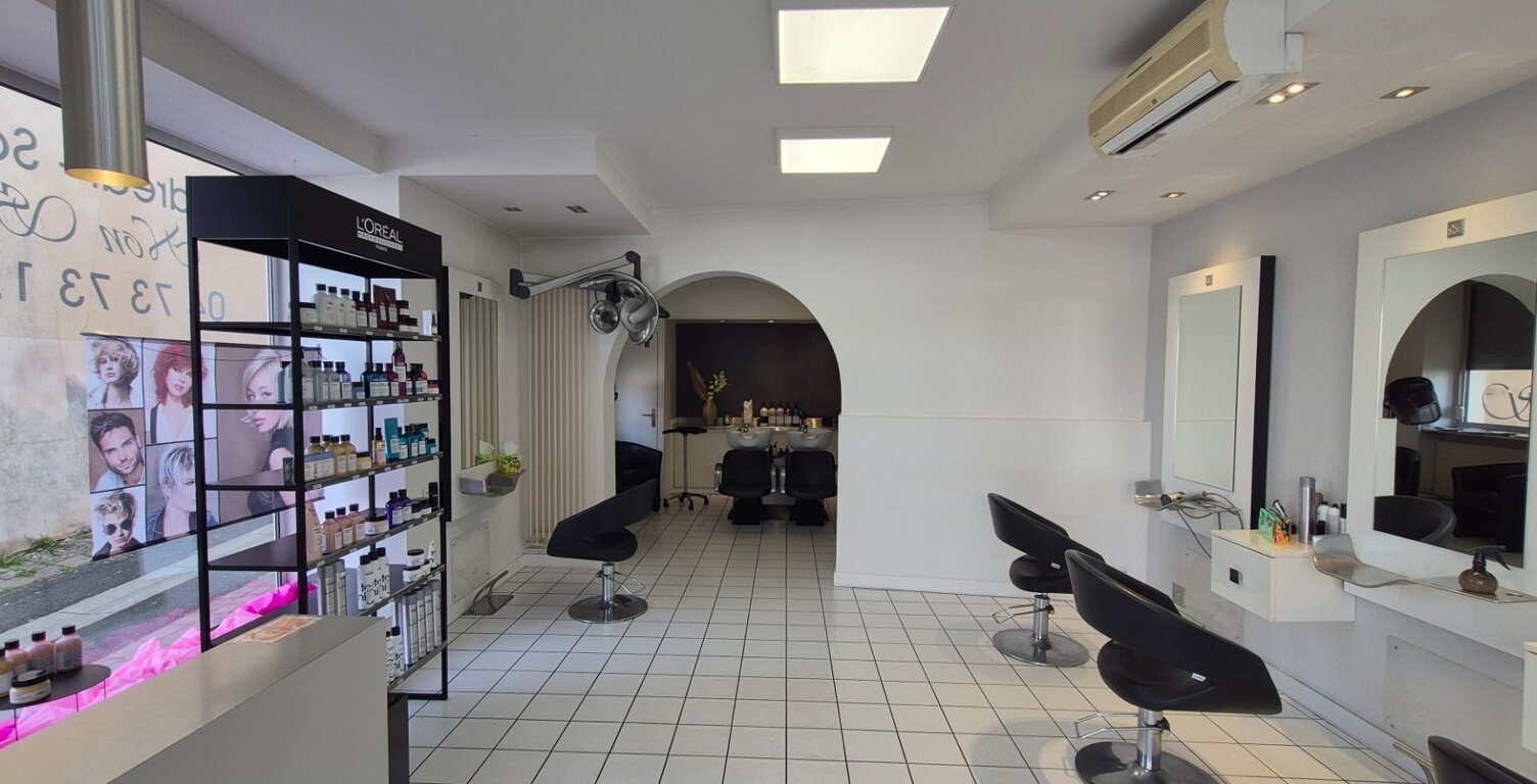 Salon de coiffure à vendre à LEZOUX (63) ! — photo 1