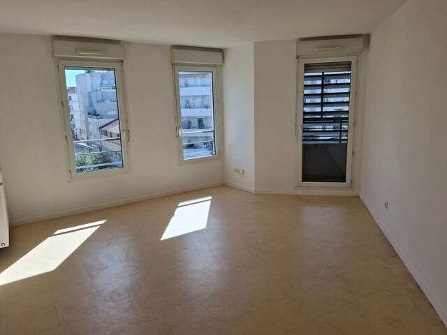 T3 de 69,3 m² à Villeurbanne au prix de vente de 169 200 € — photo du bien