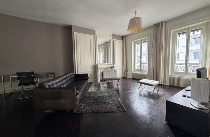 BROTTEAUX / PART-DIEU - T3 MEUBLÉ TRAVERSANT DE 103 M² — photo 2