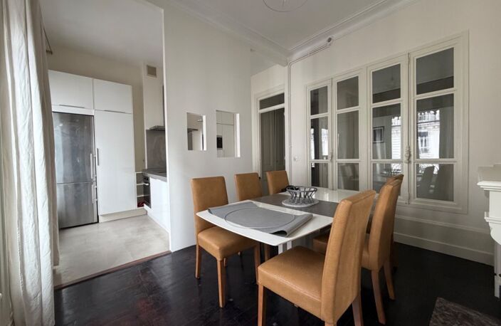 BROTTEAUX / PART-DIEU - T3 MEUBLÉ TRAVERSANT DE 103 M² — photo 3