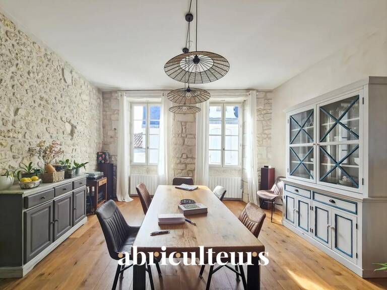 Superbe duplex dans une petite copropriété de caractère en vente à Saintes (17100) — photo 1