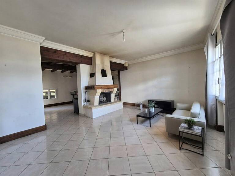 Maison avec de belle superficie en vente à Cognac ( 16100) — photo 1