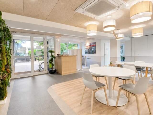 VENTE- BOULOGNE-BILLANCOURT - 459 m² DE BUREAUX DE PLAIN-PIED + 15 PARKINGS INCLUS - COUR PRIVATIVE & ACCÈS INDÉPENDANTS — photo du bien
